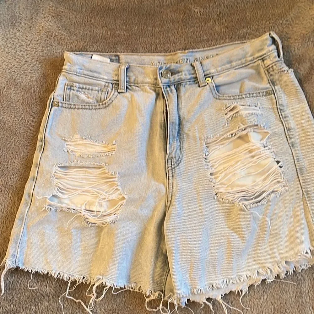 American Eagle cut off ripped jean shorts